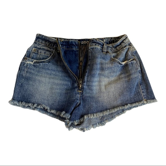 BDG Super High Rise Cheeky 29W Distressed Shorts. - Picture 4 of 10